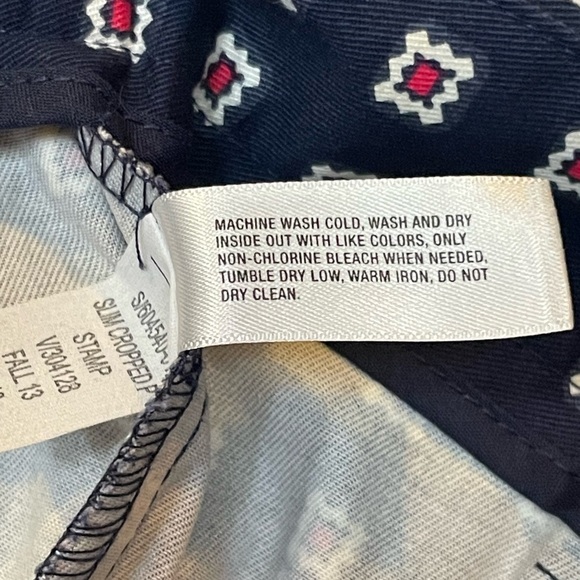 GAP Slim Cropped Navy and With White & Red Blocks Cropped Pants, NWOT Sz 0 - Picture 6 of 11